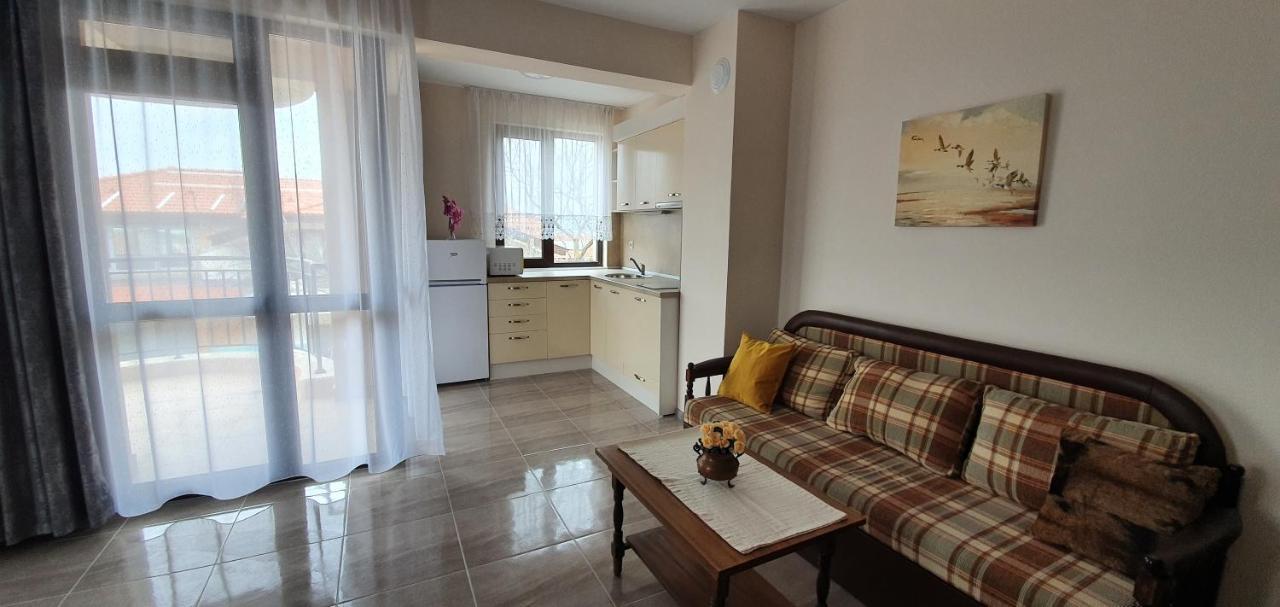 Luxury Apartments Ekaterina チェルノモレツ エクステリア 写真